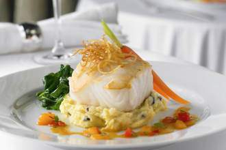 Royal Caribbean Independance of the seas Interior new main dining.jpg